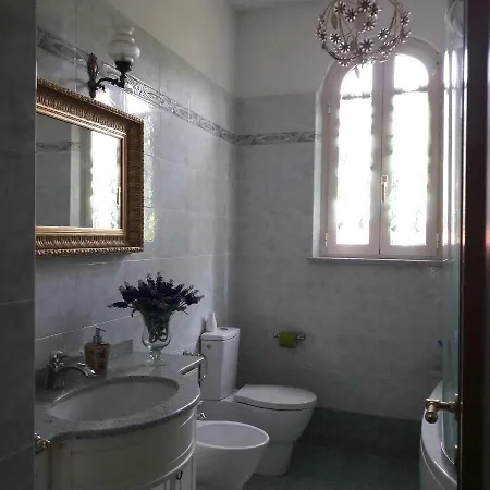 Villino San Martino 350m Dal Mare With Covered Parking Vakantiehuis Viareggio