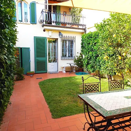 Villino San Martino 350m Dal Mare With Covered Parking Viareggio