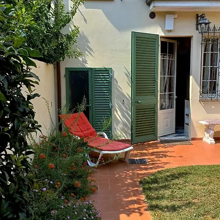 Villino San Martino 350m Dal Mare With Covered Parking Viareggio