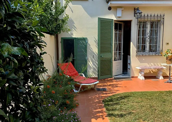 Villino San Martino 350m Dal Mare With Covered Parking Viareggio